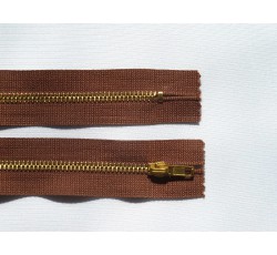 Galanterie - kovový zip 16 cm kaštanový