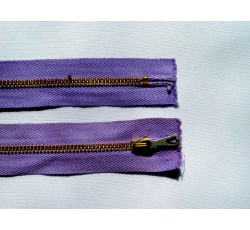 Galanterie - kovový zip 20 cm tmavě fialový