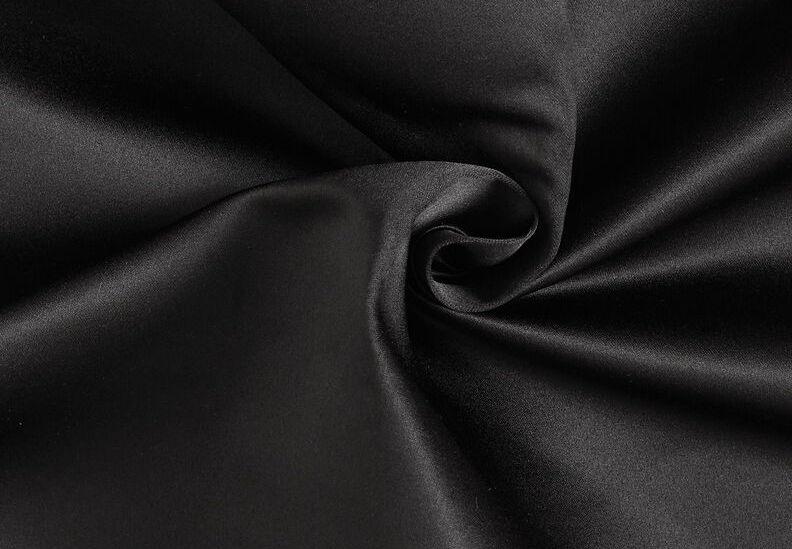 svatební satén černý