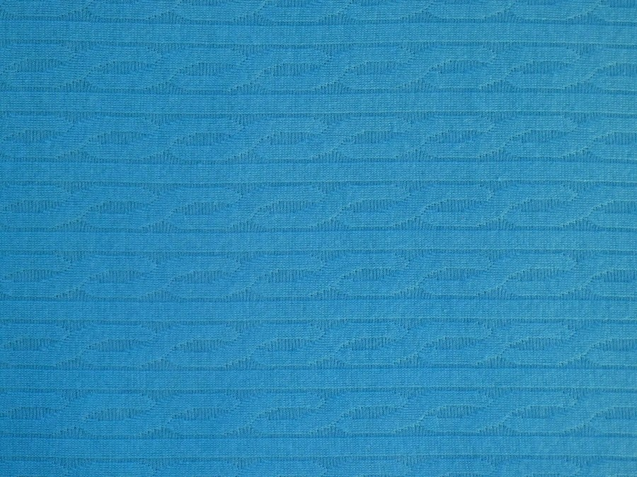 pletenina v modré barvě 3335 s copánkovým vzorem