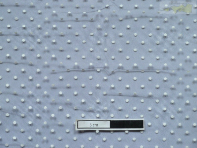 tyl černý - bílé puntíky