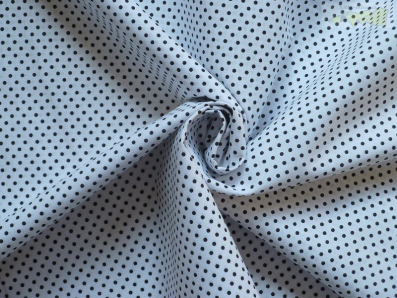 bílá bavlněná látka černý puntík