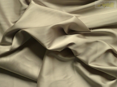 hedvábí 8240 perlovo šedá