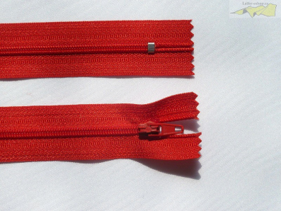 zip spirálový 16cm červený