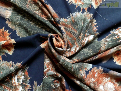 tmavě modrá viskóza 2050 hnědý květovaný vzor