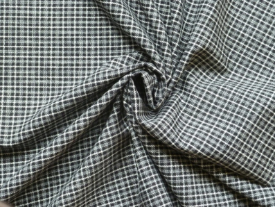 černá kostýmovka 3079 s kostkou