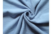 modrošedý mušelín vyšívaný vzor