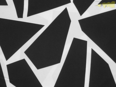 bílá hedvábná šatovka 3120 černé geometrické tvary