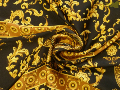 černá hedvábná šatovka 3174 s ornamenty