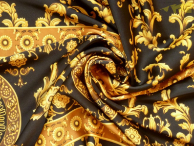 černé hedvábí 3218 vzor versace