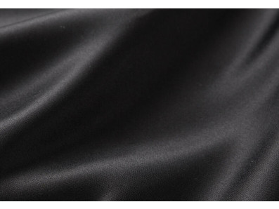 svatební satén černý