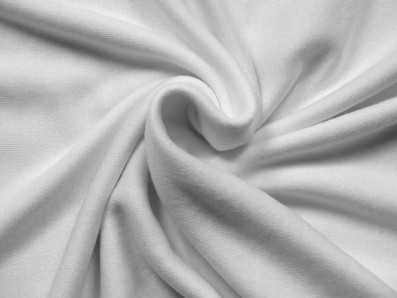 bílá pletenina s angorou 9701