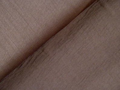 krešované hedvábí 3331 v hnědé barvě