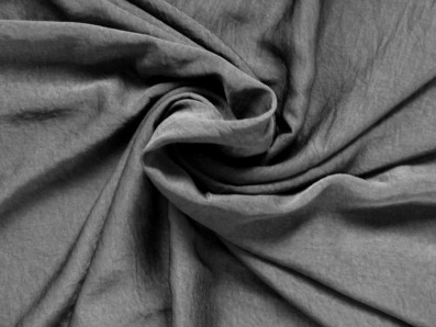 krešované hedvábí 3331 v černé barvě