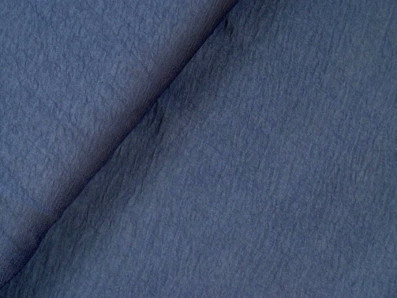 krešované hedvábí 3331 v tmavě modré barvě