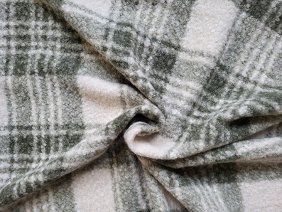 světlý krul curly zelená kostka