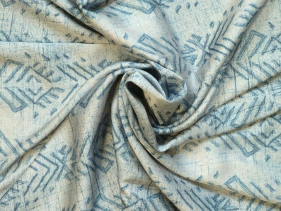 světlé acetátové hedvábí 3315 s indigo etno vzorem