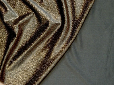 černý velur s leskem