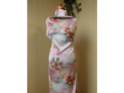 růžová hedvábná šatovka 2453 s květy