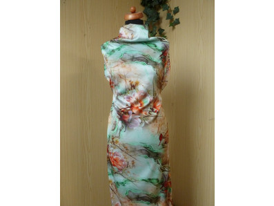 zelená hedvábná šatovka 2477 s magnóliemi