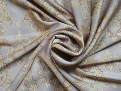 hedvábí 3321 v pudrovém odstínu s kašmírovým vzorem