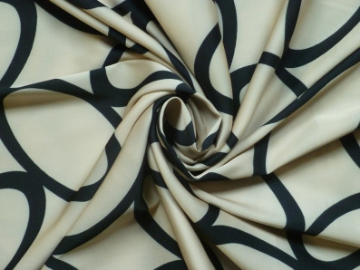 krémové acetátové hedvábí 3323 s geometrickým vzorem