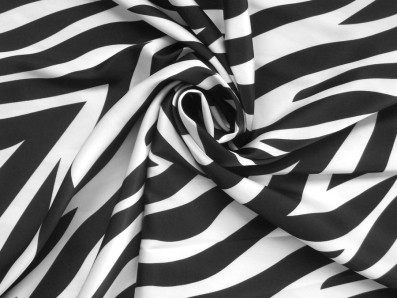 černé hedvábí 3320 bílý zebra vzor