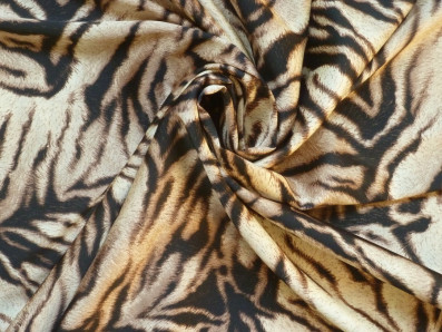 hedvábná šatovka 3325 s tygřím vzorem