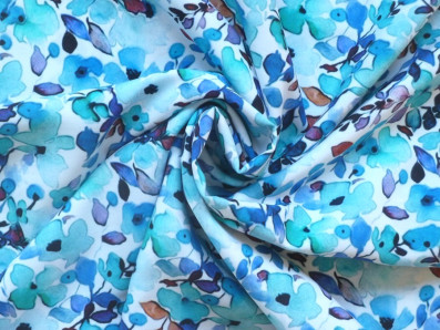 viskóza 3419 s modrými akvarelovými květy