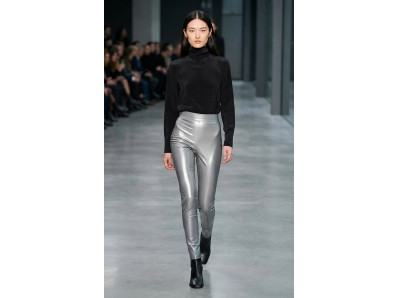 latex stříbrný