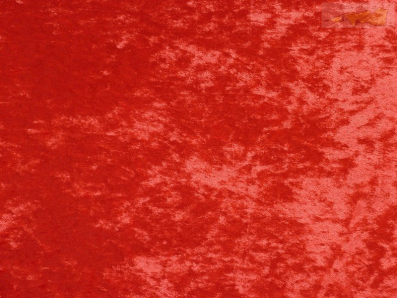 velur 82 červený